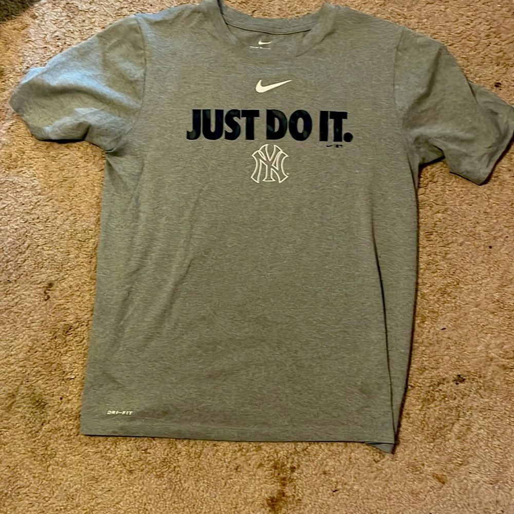 Nike - Just Do It - New York Yankees T-Shirt